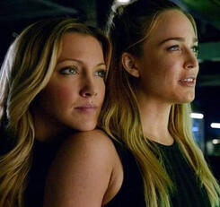 ♡ Sara (me) & Laurel (sis) - ARROW ♡ Sara (me) & Laurel (sis) - ARROW